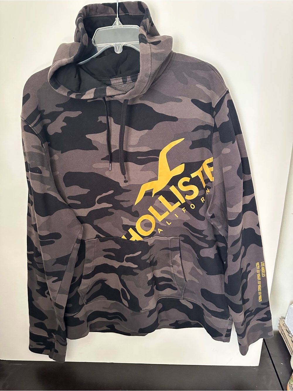 Hollister California Bold Print Logo Men’s Camo Hoodie Pullover Sweatshirt~XL